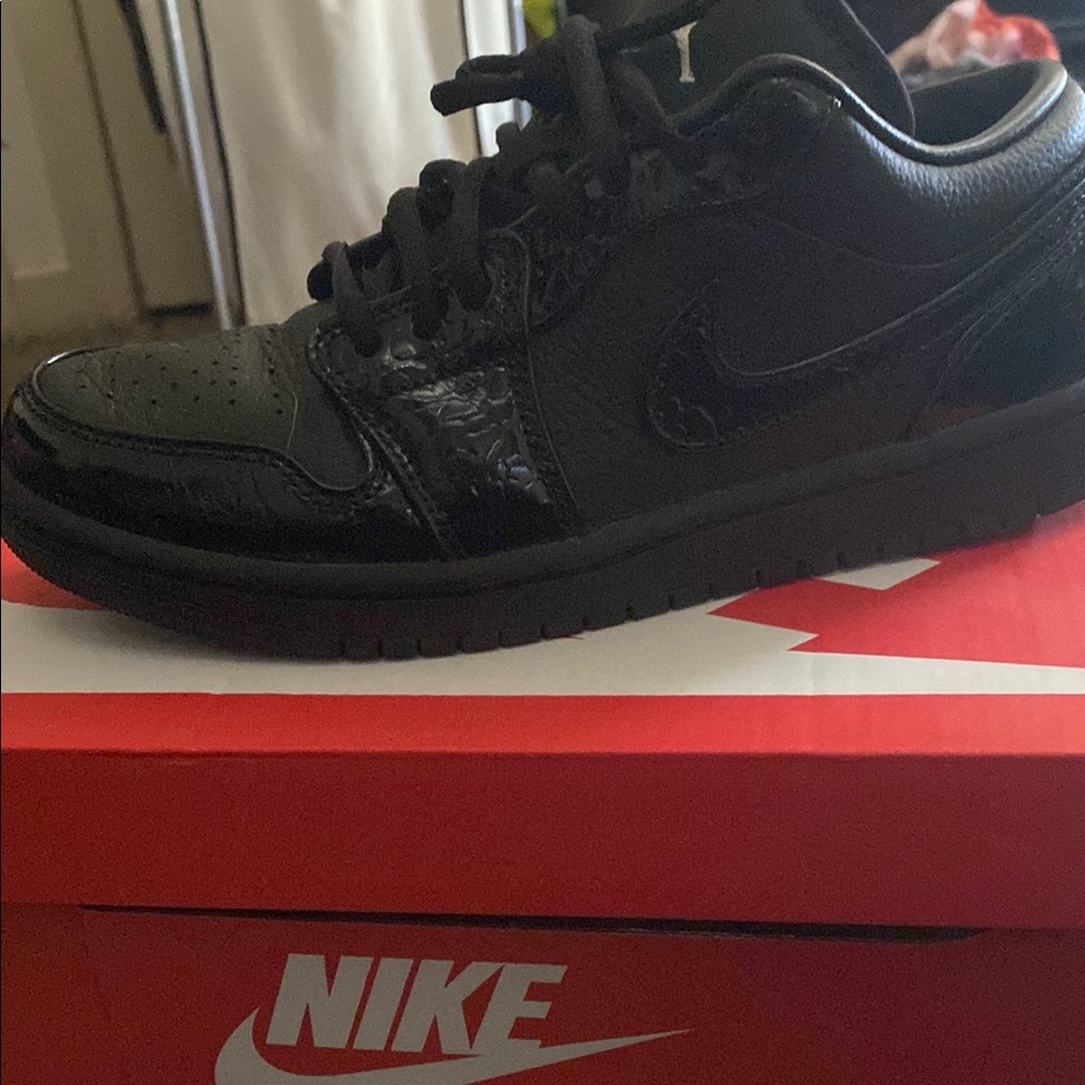 Only worn a few times still in great condition